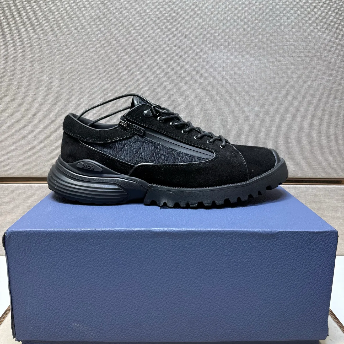 ⬛️Men's shoes 💰p560 [Dior~] Men's casual shoes 2025z cabinet sales simultaneously 🔶Size: 39-44 #️⃣ 🔷2 colors🔜The upper is made of multi-material splicing➕Genuine leather lining, comfortable and breathable, sole: original comfortable and wear-resistant outsole, ⚠️Real shot📱Photographed🎬The real thing is better📢📢📢